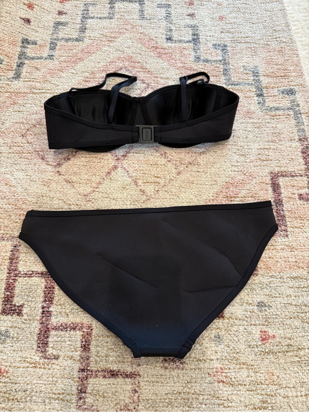Multiple swimsuits - Picture 7 of 10
